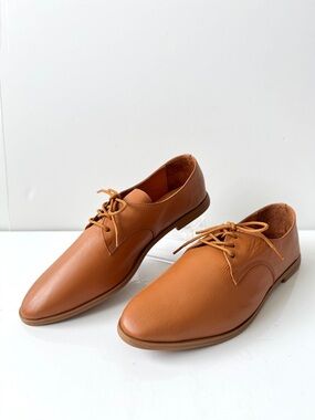 Womads Caramel Soft Leather Lace-Up Low Heel Oxfords Size 8